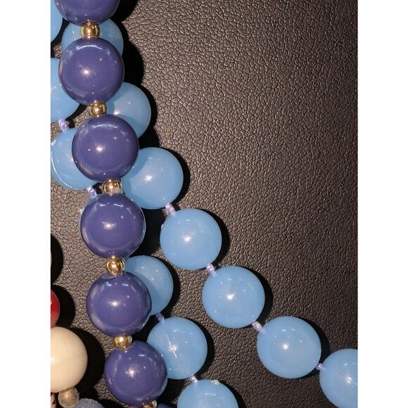 Lot of Five Vintage Acrylic Red White Blue Beaded Necklaces to Mix or Match - Picture 4 of 6